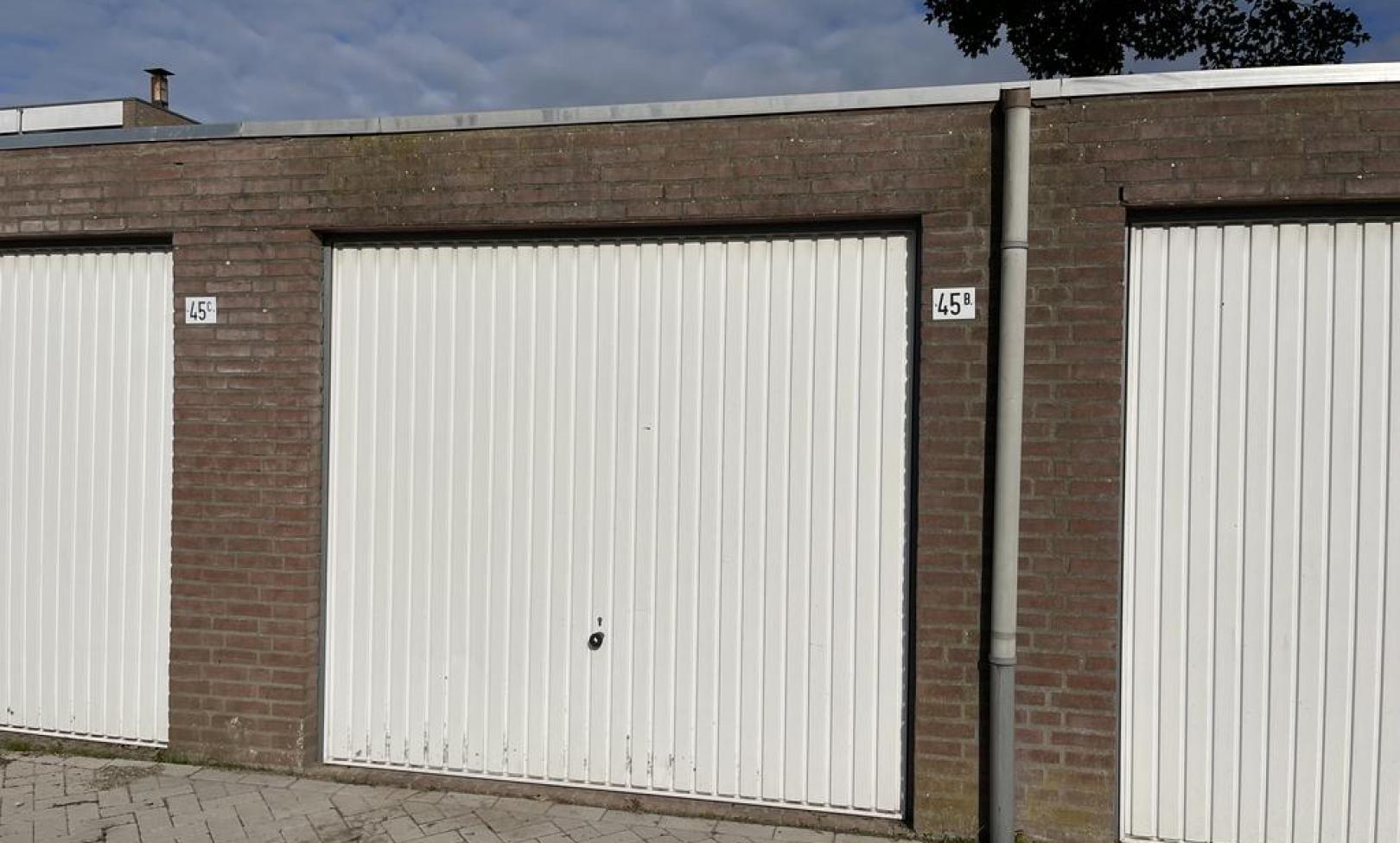 Tilburg, Bisschop Zwijsenstraat 45 b