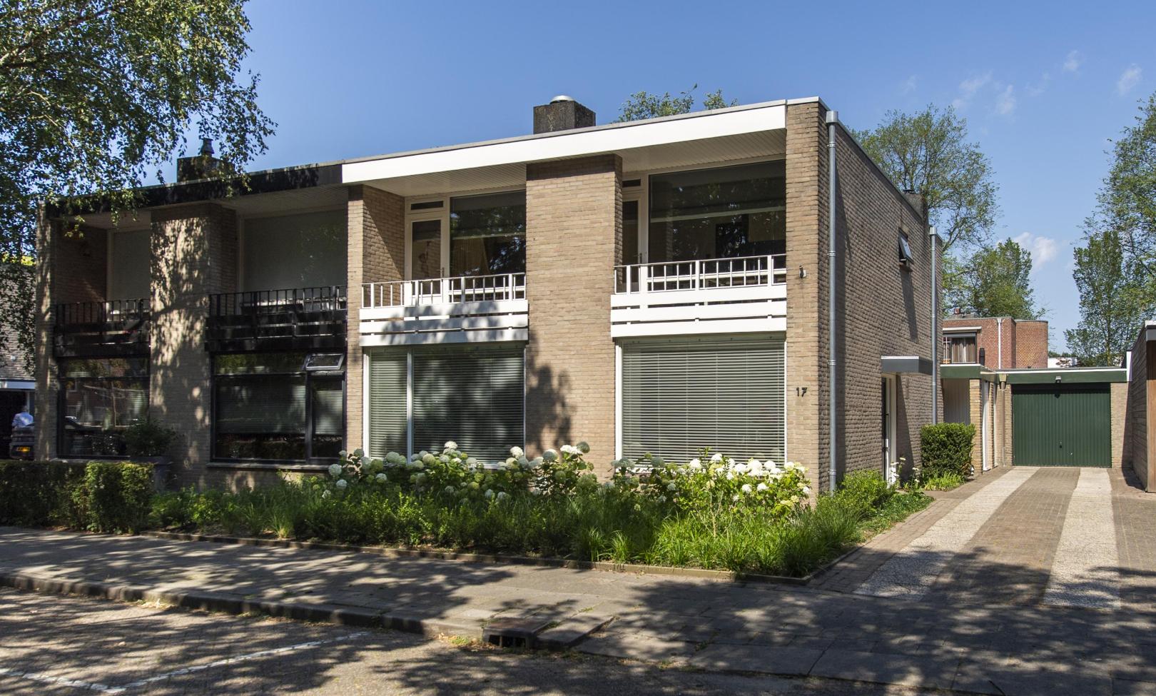Schout Crillaertstraat 17 