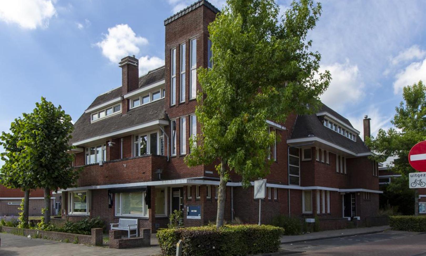 Rijen, Stationsplein 5