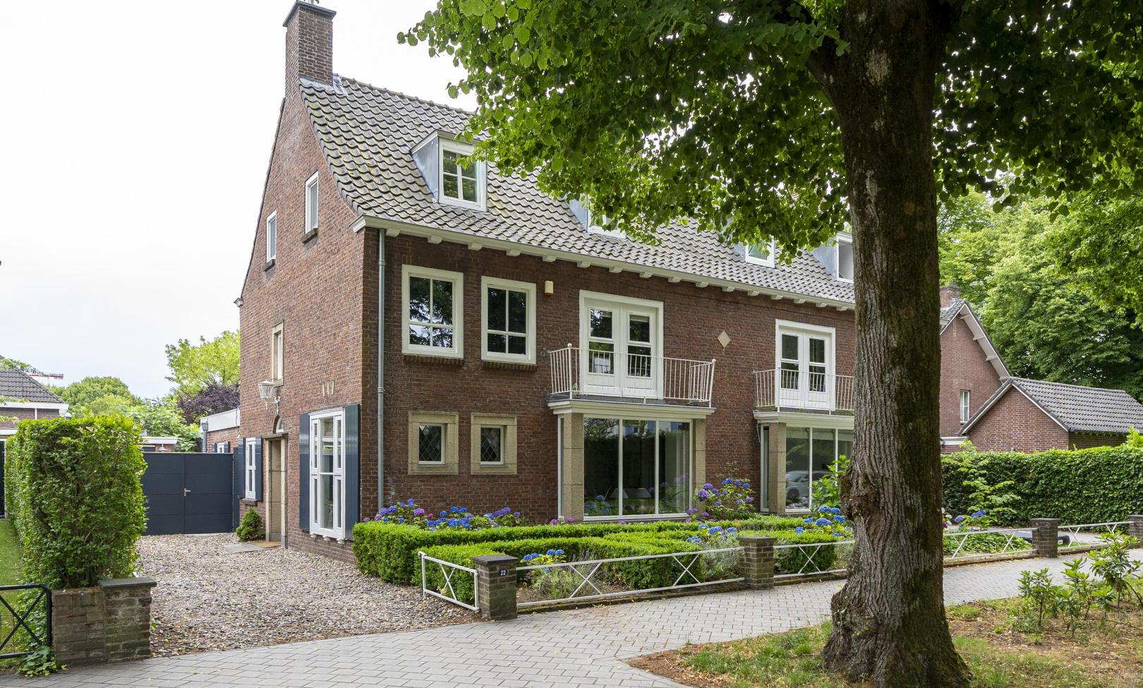 Burgemeester Mutsaersstraat 22 